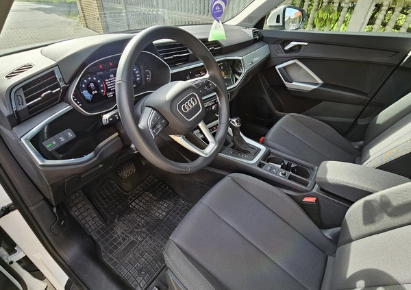 Audi Q3 cena 138900 przebieg: 21000, rok produkcji 2022 z Karczew małe 301
